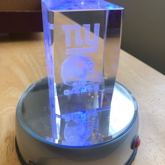 New York Giants Football Team Laser Light 3D‎ Crystal - Picture 5 of 7